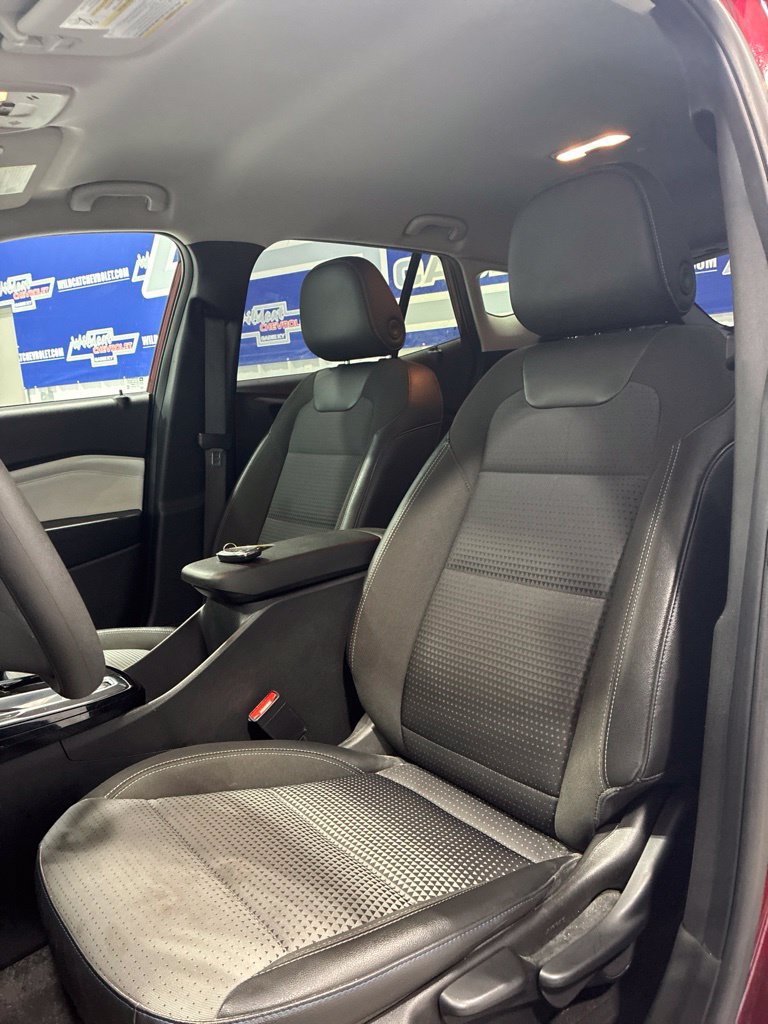 Used 2025 Chevrolet Trax LT FWD image 13