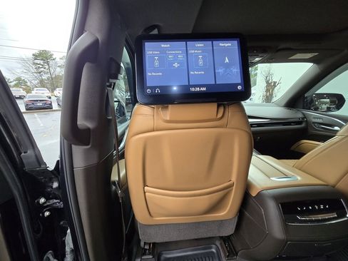 Used 2021 Cadillac Escalade Premium Luxury image 16