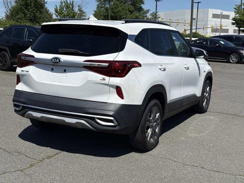 Used 2021 Kia Seltos S AWD/4WD image 2