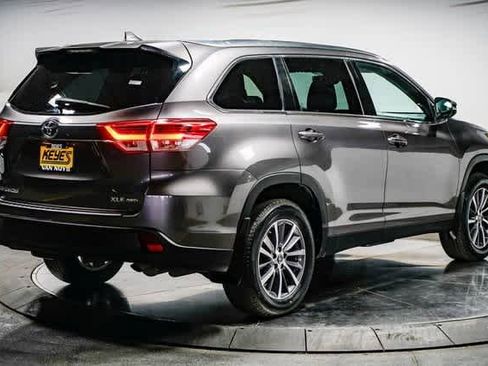 Certified 2019 Toyota Highlander XLE image 5