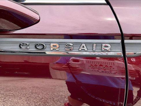 Used 2021 Lincoln Corsair AWD w/ Equipment Group 101A image 8