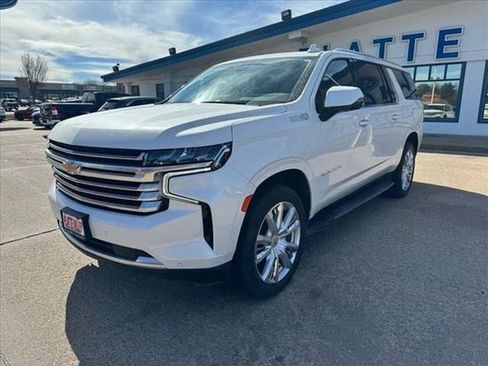 Used 2021 Chevrolet Suburban High Country AWD/4WD image 1