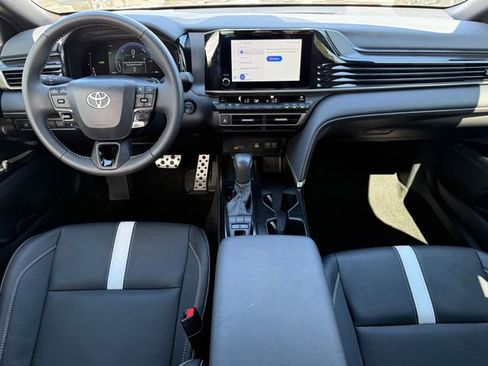 Used 2025 Toyota Camry SE image 23