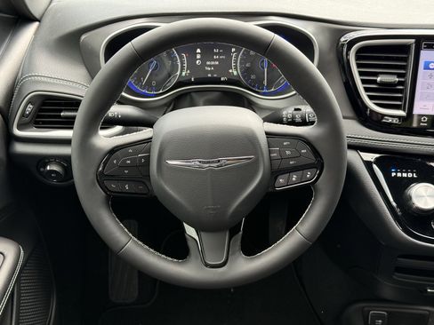 New 2026 Chrysler Pacifica Select w/ S Appearance Package FWD image 12