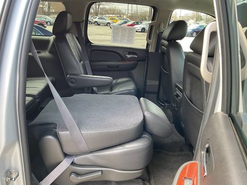 Used 2011 GMC Yukon XL SLT image 44