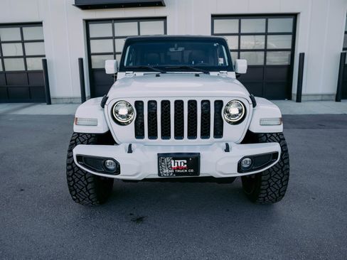 Used 2021 Jeep Gladiator Overland image 2