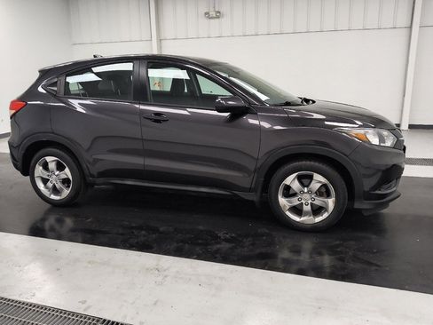 Used 2017 Honda HR-V LX image 11