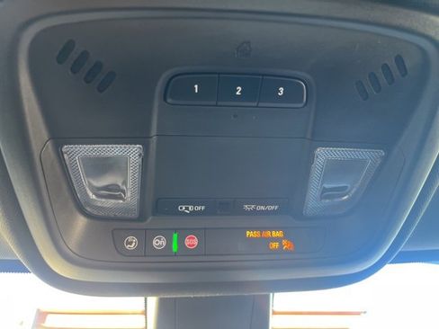 Used 2023 Chevrolet Traverse RS image 15