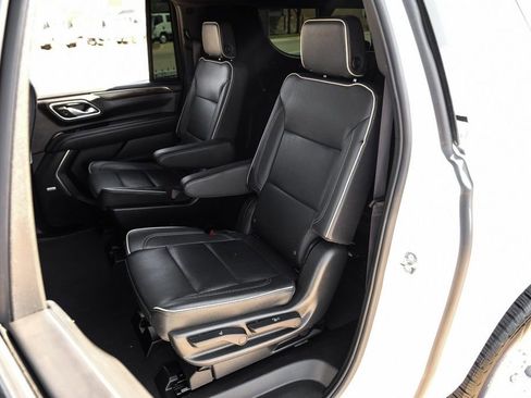 Used 2023 Chevrolet Suburban Premier image 41