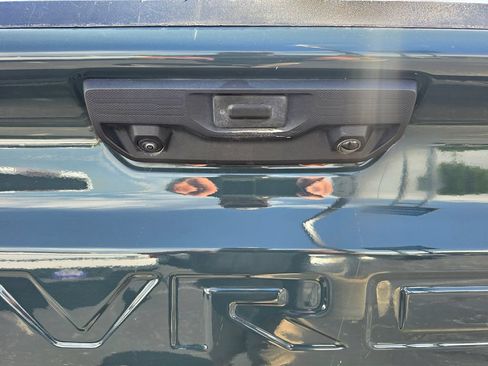 Used 2025 Chevrolet Silverado 1500 LT AWD/4WD image 7