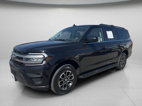 Used 2024 Ford Expedition Max XLT image 4
