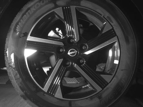 Used 2025 Nissan Sentra SV image 15