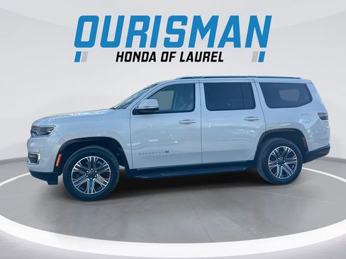 Used 2022 Jeep Wagoneer Series III w/ Flexible Seating Group AWD/4WD image 5