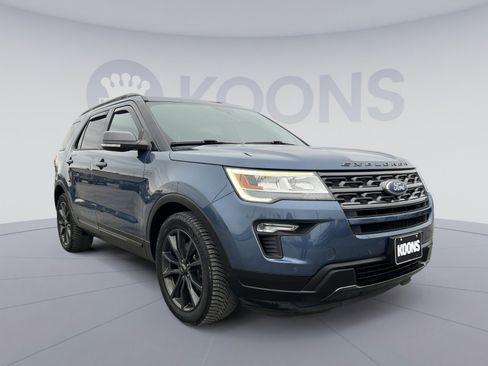 Used 2018 Ford Explorer XLT w/ Equipment Group 202A image 10
