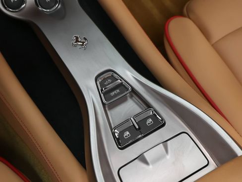 Used 2010 Ferrari California RWD image 58