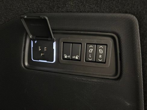 Used 2025 Cadillac Escalade V AWD/4WD image 51