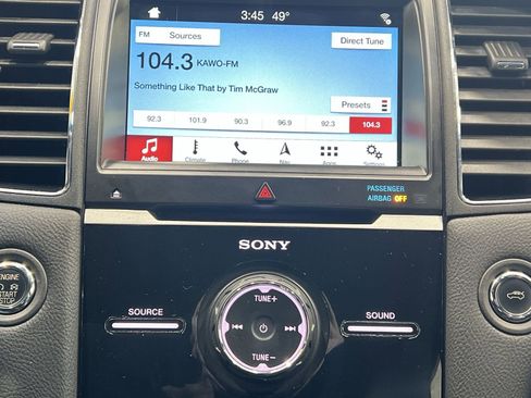 Used 2018 Ford Taurus Limited image 16