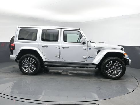 Used 2024 Jeep Wrangler High Altitude AWD/4WD image 3