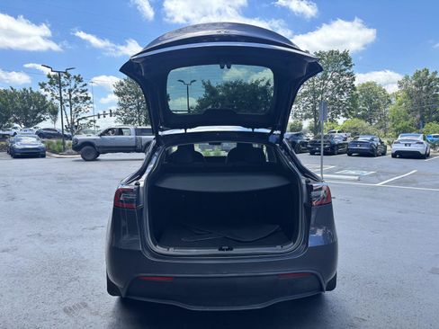 Used 2023 Tesla Model Y Long Range AWD/4WD image 9