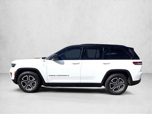 Used 2023 Jeep Grand Cherokee Trailhawk image 12