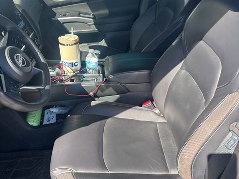 Used 2023 Nissan Pathfinder SL w/ SL Premium Package image 2