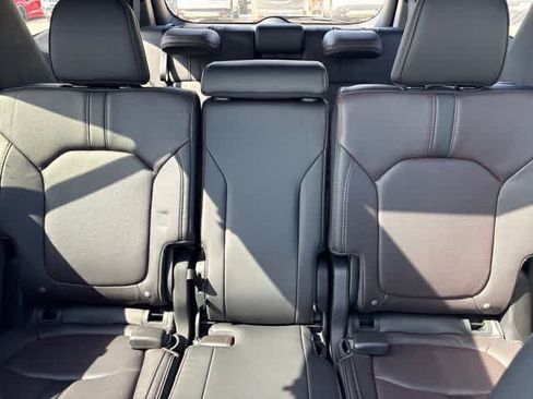 Used 2025 Honda Pilot Black Edition image 25