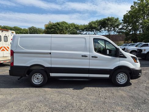 New 2027 Ford Transit 150 Low Roof w/ Load Area Protection Package RWD image 5