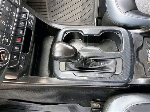 Used 2022 Chevrolet Colorado Z71 AWD/4WD image 19