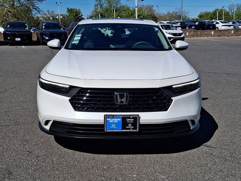 Used 2023 Honda Accord EX image 2