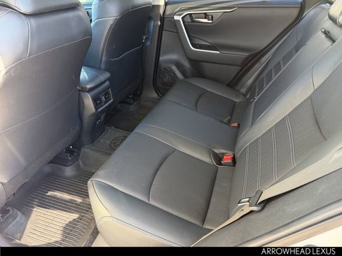 Used 2021 Toyota RAV4 Limited image 17