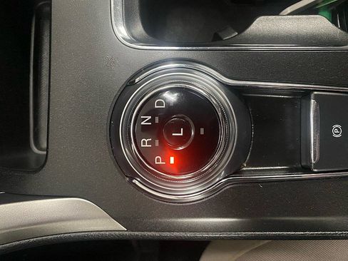 Used 2020 Ford Fusion SE image 23