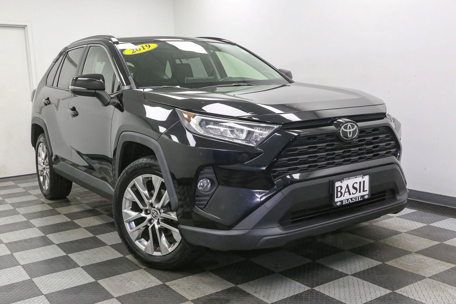 Used 2019 Toyota RAV4 XLE Premium w/ Cold Weather Package AWD/4WD image 2