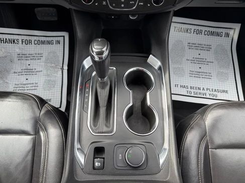 Used 2018 Chevrolet Traverse LT image 19