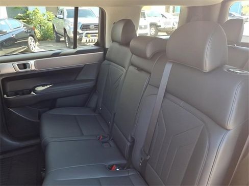 Used 2025 Hyundai Santa Fe SEL image 19