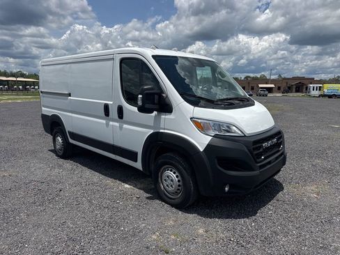 Used 2025 RAM ProMaster 2500 w/ Convenience Group FWD image 7