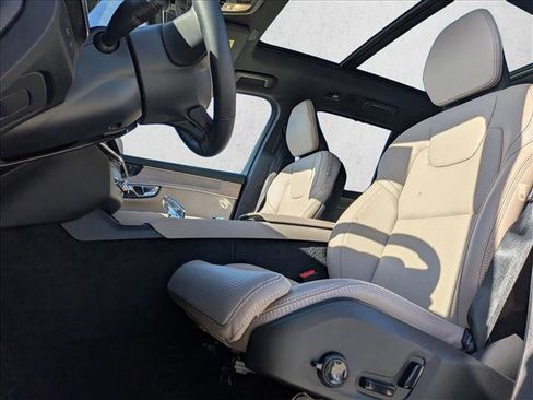 New 2026 Volvo XC90 T8 Ultra w/ Protection Package Premier image 4