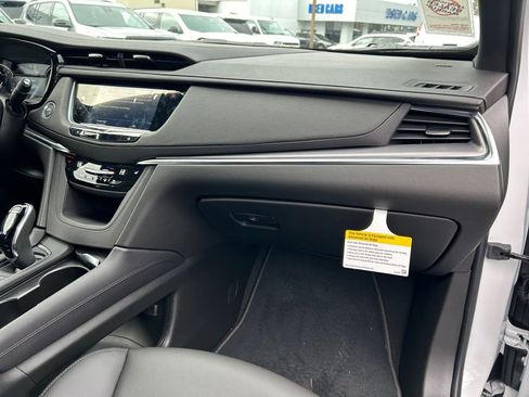 New 2026 Cadillac XT5 Luxury image 26