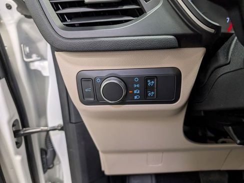 Used 2022 Ford Escape SE w/ Convenience Package image 19