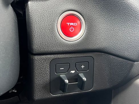 Used 2024 Toyota Sequoia Limited image 33