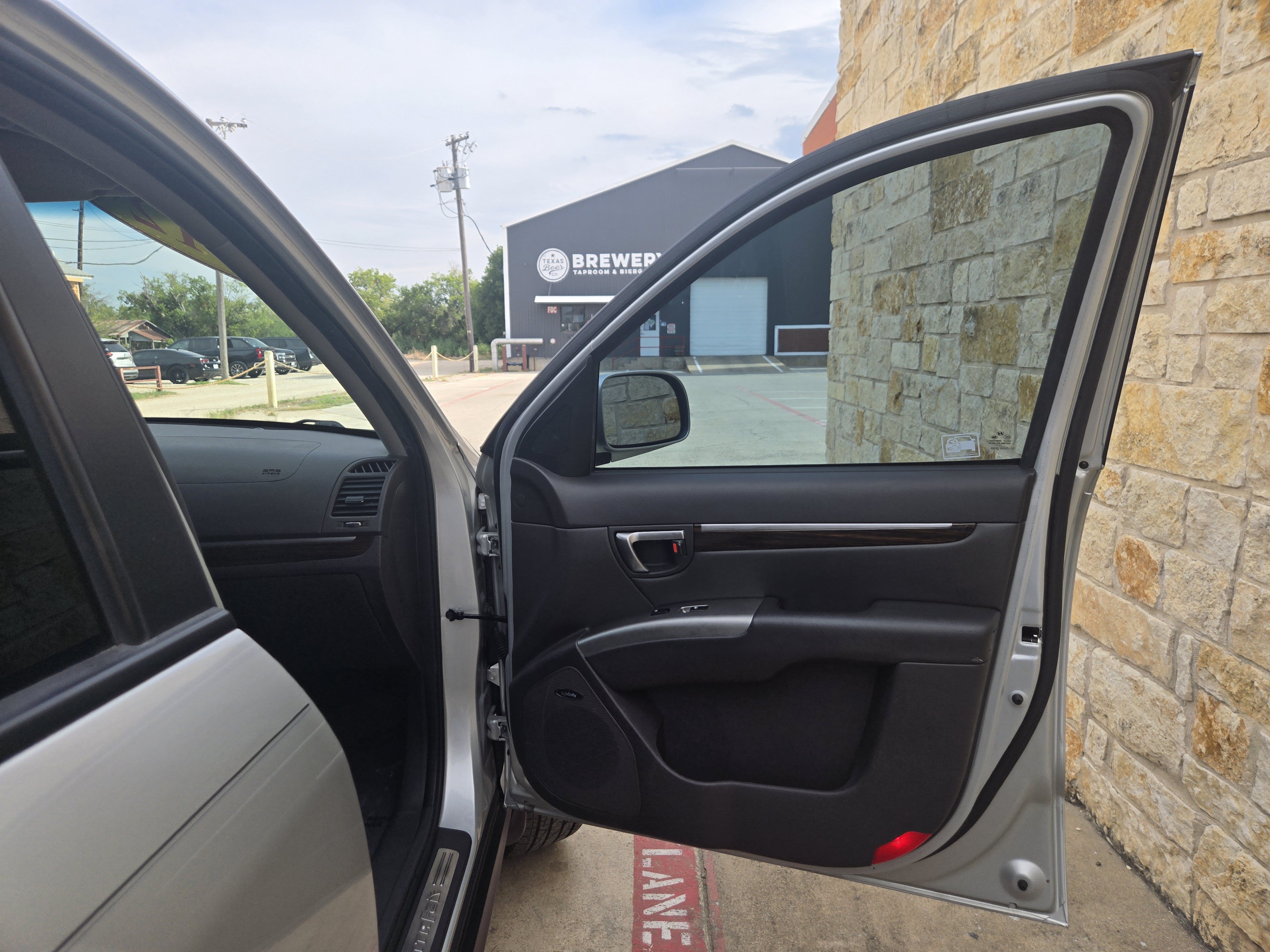 Used 2012 Hyundai Santa Fe Limited FWD image 8