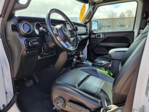 Used 2022 Jeep Wrangler Unlimited Sahara w/ Cold Weather Group image 7