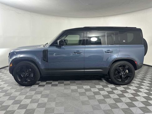 Used 2023 Land Rover Defender 110 SE AWD/4WD image 4