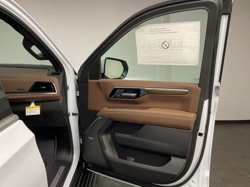 New 2026 Chevrolet Tahoe High Country AWD/4WD image 24