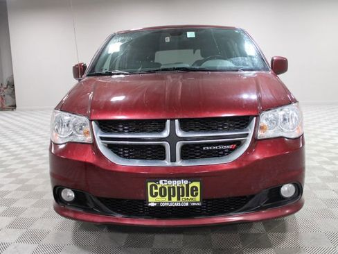 Used 2019 Dodge Grand Caravan SXT image 2