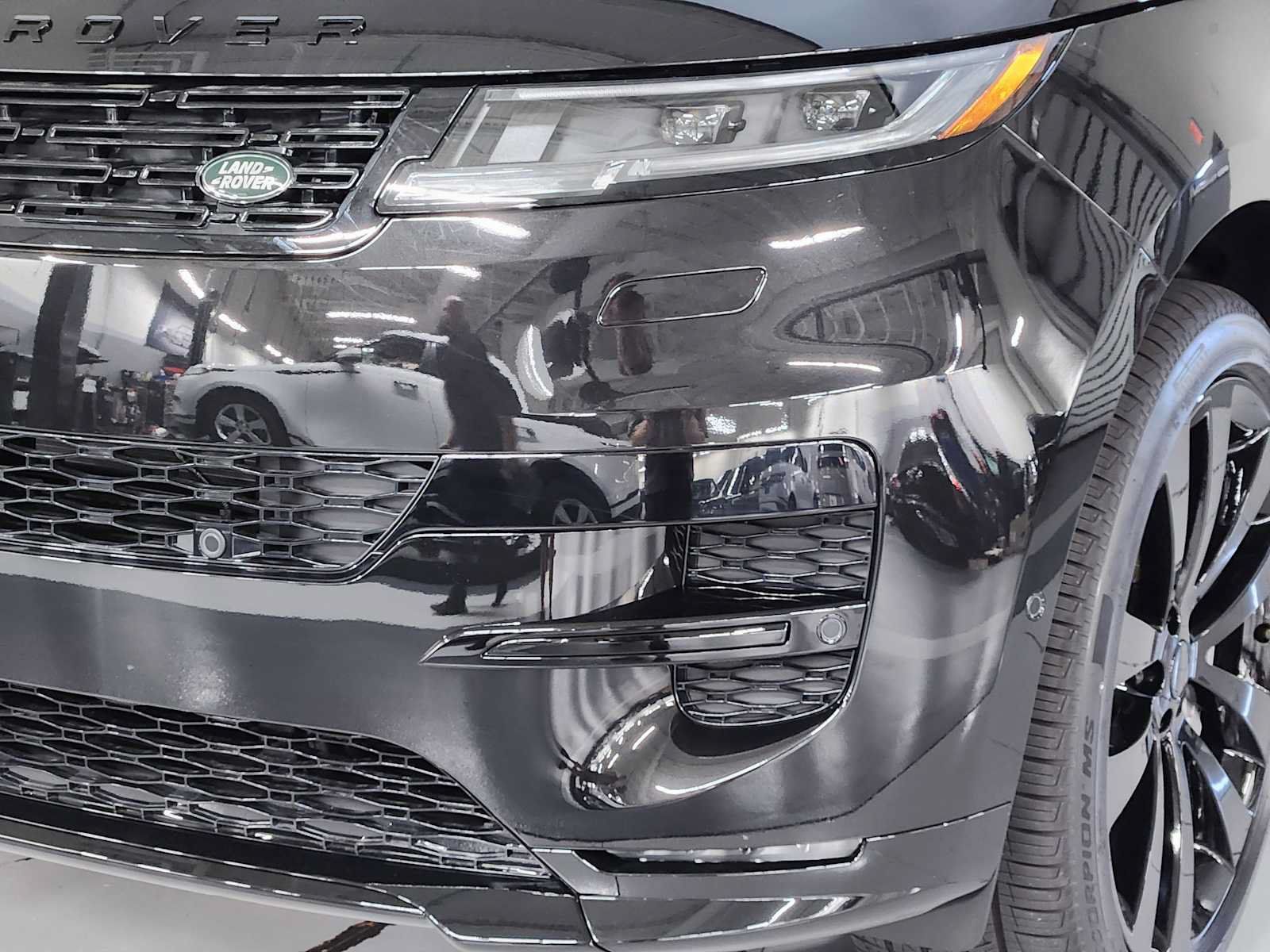 New 2026 Land Rover Range Rover Sport Dynamic SE AWD/4WD image 12