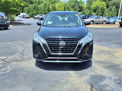 New 2025 Nissan Kicks Play S image 2