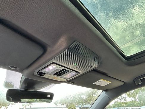 Certified 2024 Volkswagen Atlas Cross Sport SE w/ Panoramic Sunroof Package FWD image 30