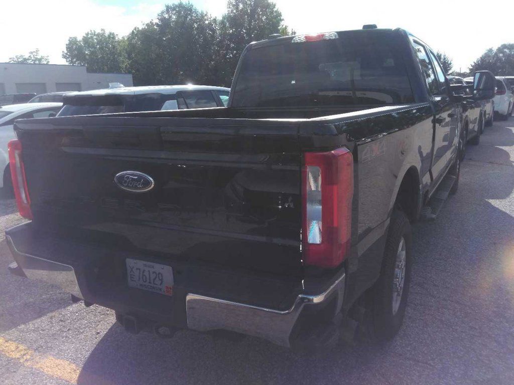 Used 2025 Ford F250 XLT AWD/4WD image 4