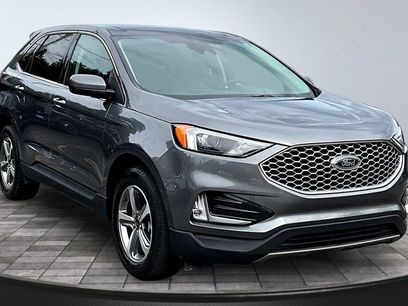 Used 2024 Ford Edge SEL w/ Convenience Package