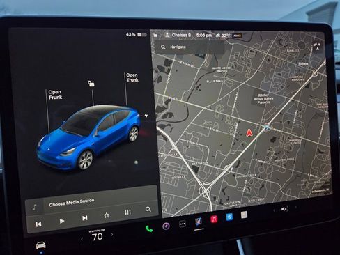 Used 2020 Tesla Model Y Long Range image 41